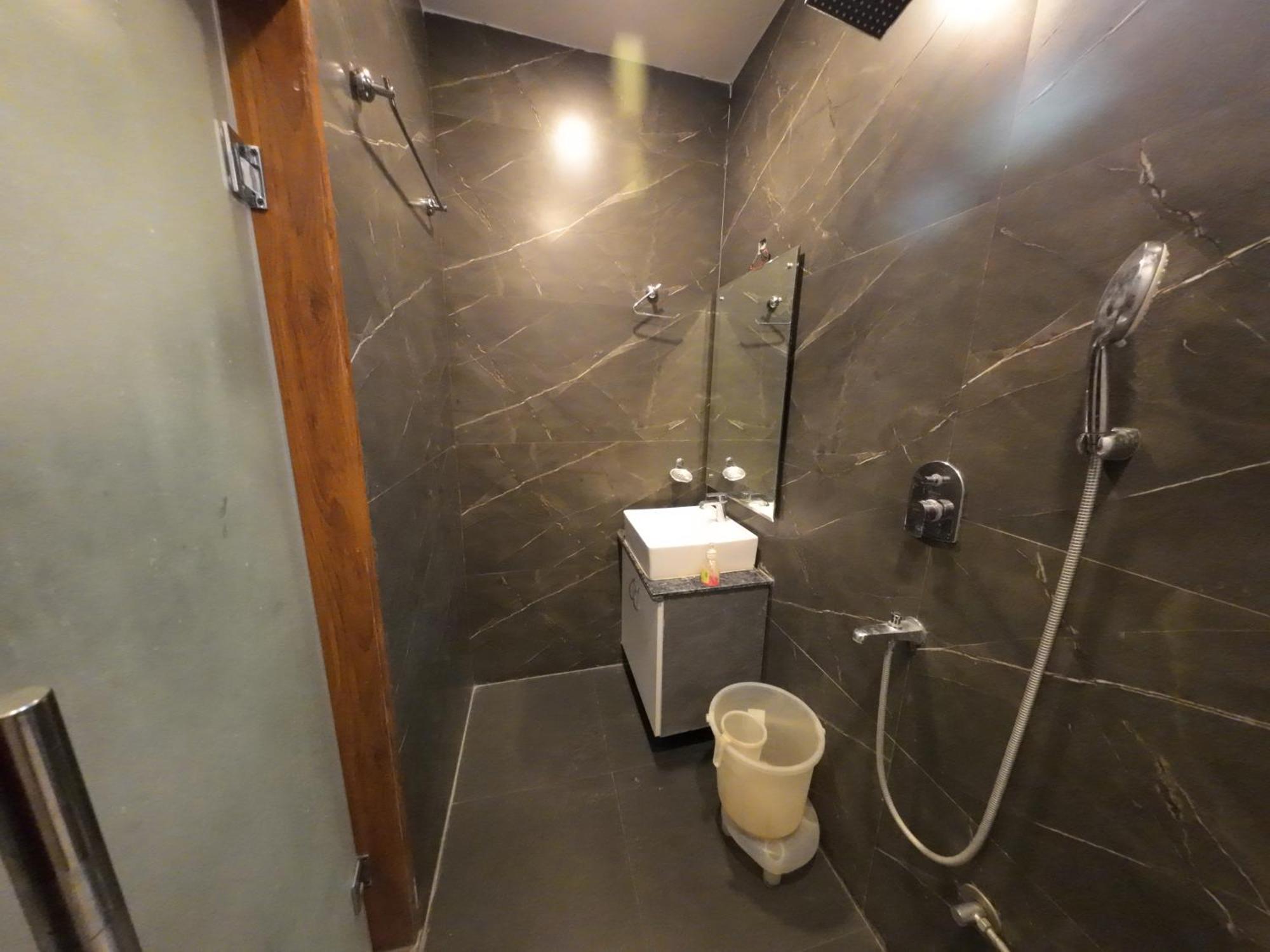 Hotel Hostel Vimal Ganga Рішикеш Екстер'єр фото